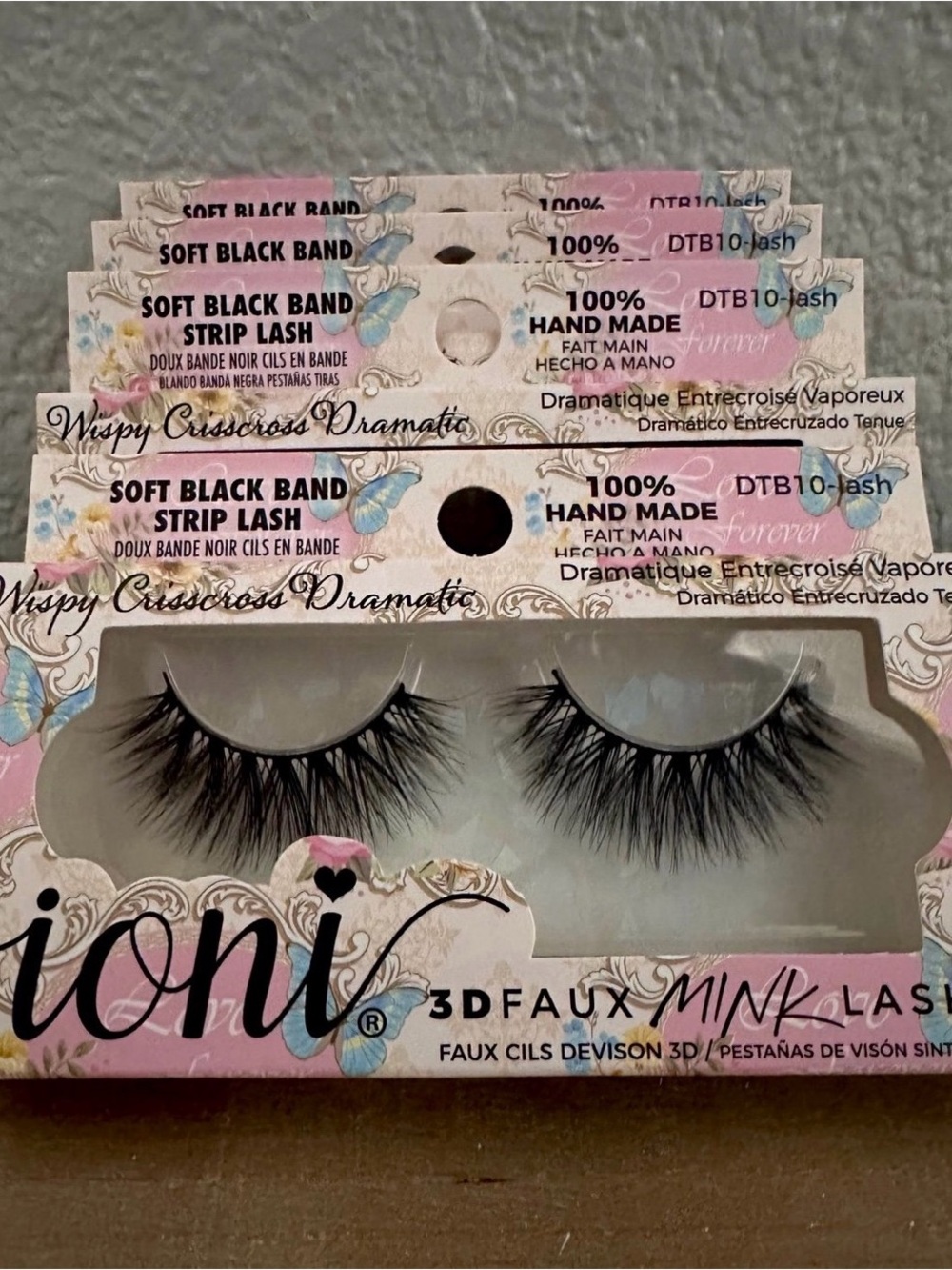 ioni WISPY CRISSCROSS DRAMATIC 3D FAUX MINK LASHES